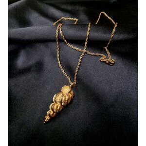 Rare Find Vintage Monet Gold-Tone Shell Pendant Necklace With Textured Details